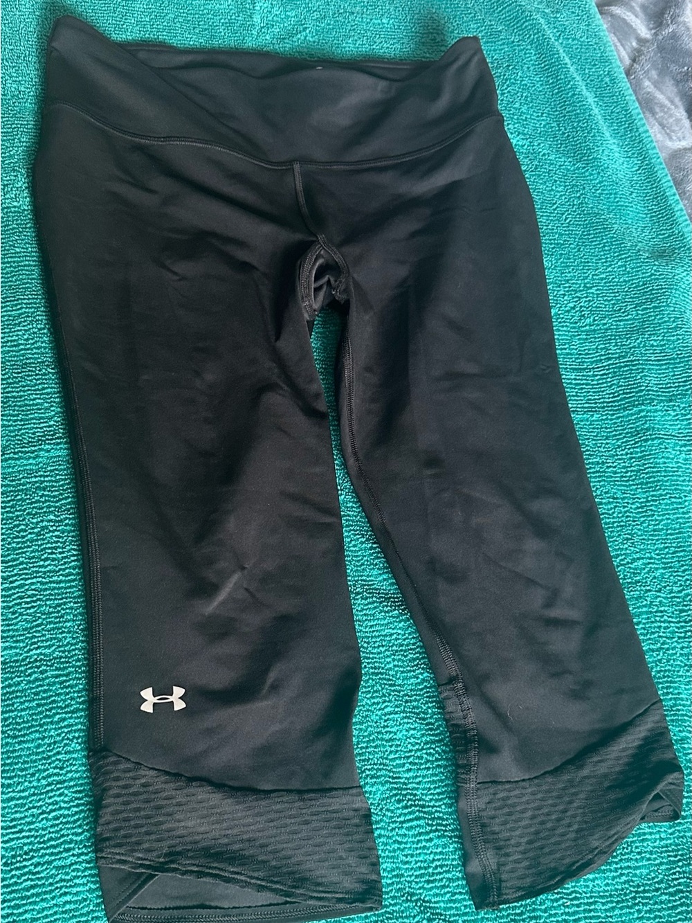 Under Armour Black Performance Capri Leggings